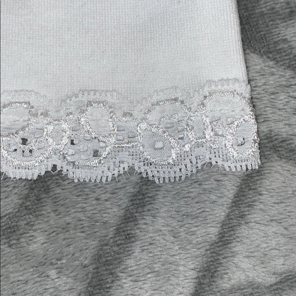 ⭐️ NWT // AE white cropped shirt - Picture 4 of 5